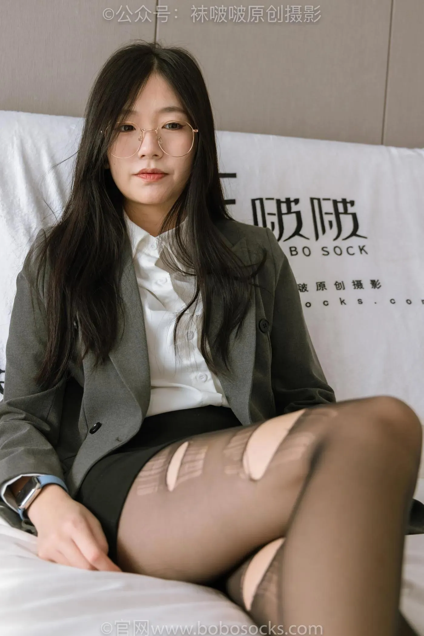 [BoBoSocks袜啵啵]NO.179 小甜豆-OL制服、高跟鞋、黑丝、撕丝袜剧情 [140P]插图1